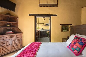 Suites Los Camilos - Adults Only