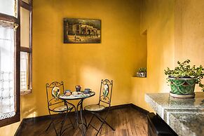Suites Los Camilos - Adults Only
