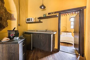 Suites Los Camilos - Adults Only
