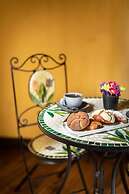 Suites Los Camilos - Adults Only