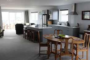 Mackenzie Apartments & Suites