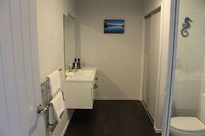 Mackenzie Apartments & Suites