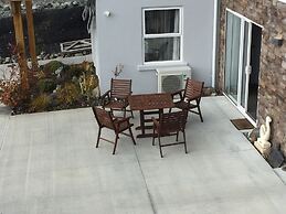 Mackenzie Apartments & Suites