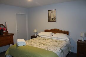 Mackenzie Apartments & Suites