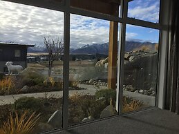 Mackenzie Apartments & Suites