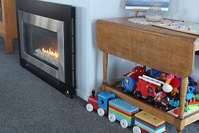 Mackenzie Apartments & Suites