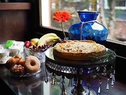 Lady Geneva Bed and Breakfast