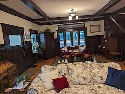 Lady Geneva Bed and Breakfast