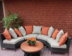 Lady Geneva Bed and Breakfast