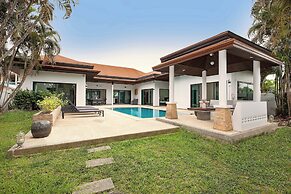 Boutique 3BR Pool Villa White Cove Rawai