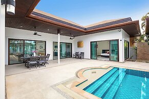 Boutique 3BR Pool Villa White Cove Rawai