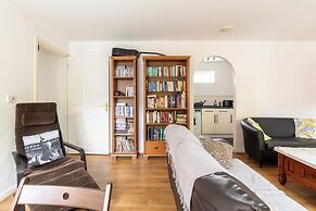 Charming Cosy Coach House in Fishponds, Bristol