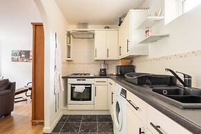 Charming Cosy Coach House in Fishponds, Bristol