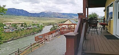 Yellowstone Riverside Cottages