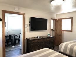 Yellowstone Riverside Cottages