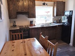 Yellowstone Riverside Cottages