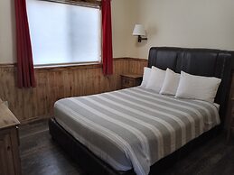 Yellowstone Riverside Cottages