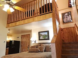 Yellowstone Riverside Cottages