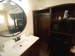 Yellowstone Riverside Cottages