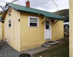 Yellowstone Riverside Cottages