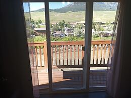 Yellowstone Riverside Cottages