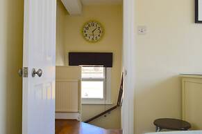 Lovely Top Floor Flat in Leafy Fulham