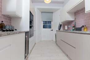 Beautifully Modernised New Town Home