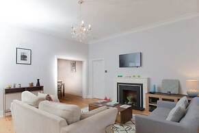 Beautifully Modernised New Town Home