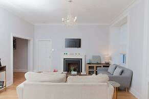 Beautifully Modernised New Town Home