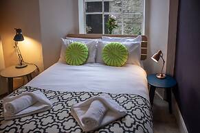 Beautifully Modernised New Town Home