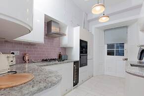 Beautifully Modernised New Town Home