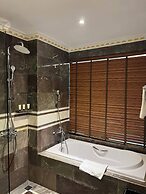 FLC Halong Bay Golf Club & Luxury Resort