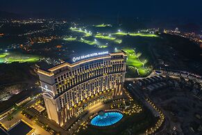 FLC Halong Bay Golf Club & Luxury Resort