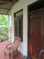 Dhanushka Guest House