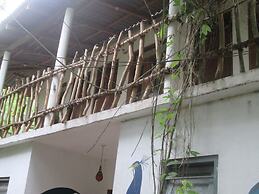 Dhanushka Guest House