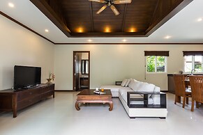 Thai Balinese 3BR Pool Villa Alex Rawai