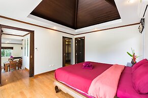 Thai Balinese 3BR Pool Villa Alex Rawai