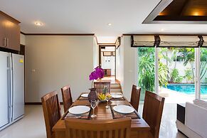 Thai Balinese 3BR Pool Villa Alex Rawai