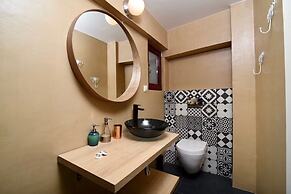 A Gift in the Heart of Monastiraki A