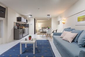 A Gift in the Heart of Monastiraki A