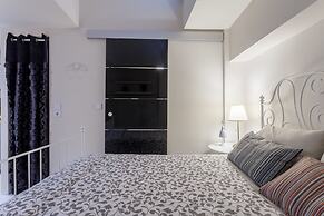 A Gift in the Heart of Monastiraki A