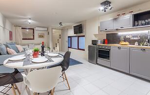 A Gift in the Heart of Monastiraki A