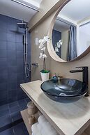 A Gift in the Heart of Monastiraki A