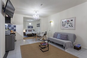 A Gift in the Heart of Monastiraki B