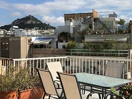 A Gift in the Heart of Monastiraki B