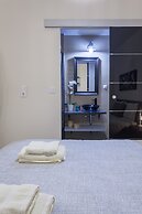 A Gift in the Heart of Monastiraki B