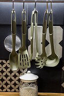 A Gift in the Heart of Monastiraki B