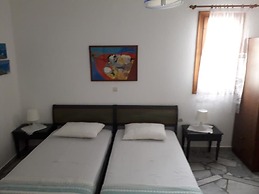 Nikoleta Kolympithres Paros