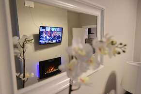 First - Slateford House Apartment