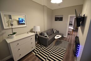 First - Slateford House Apartment